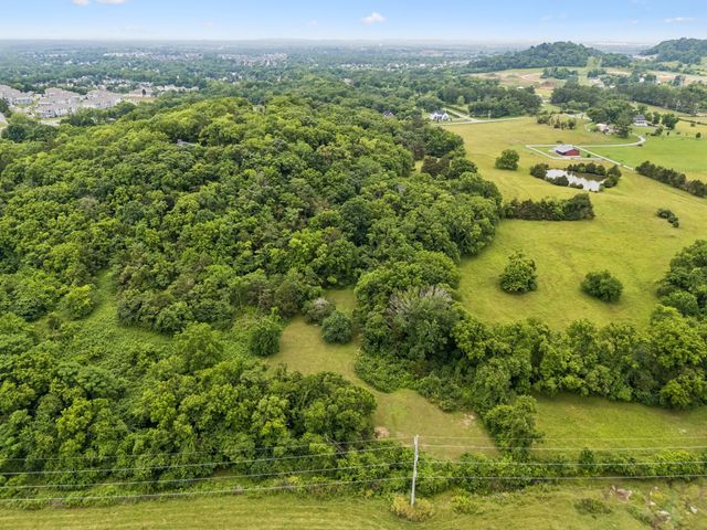 2668 Thompson Station Rd, E, Thompsons Station, TN 37179