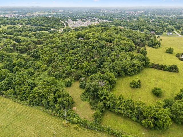 2668 Thompson Station Rd, E, Thompsons Station, TN 37179