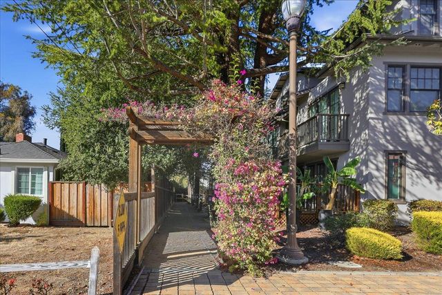 1537 Hummingbird Place, San Jose, CA 95129