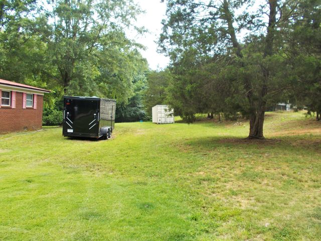 979 Highlander Rd, Camden, TN 38320