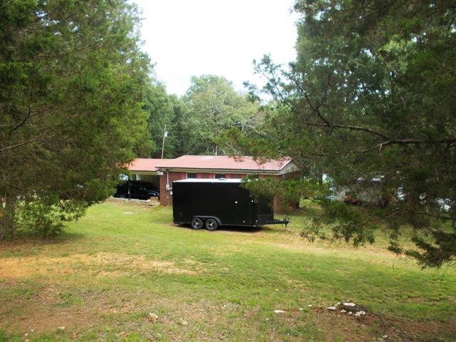 979 Highlander Rd, Camden, TN 38320