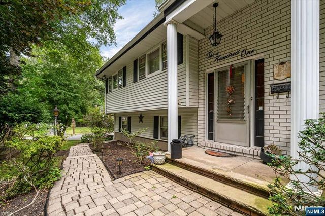 301 Raymond Street, Hillsdale, NJ 07642