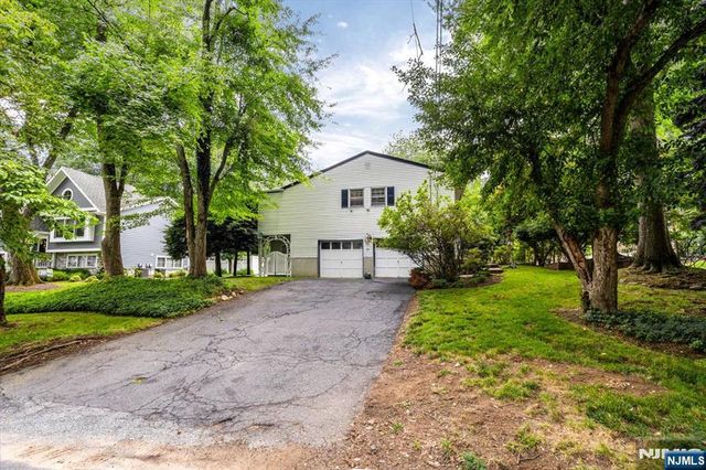 301 Raymond Street, Hillsdale, NJ 07642