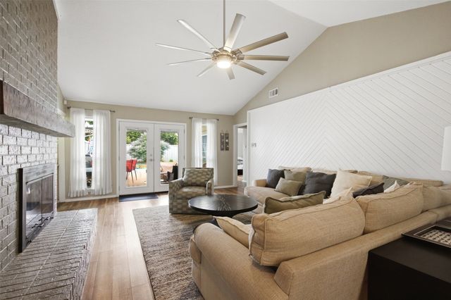 1917 Pleasant Valley Drive, Plano, TX 75023