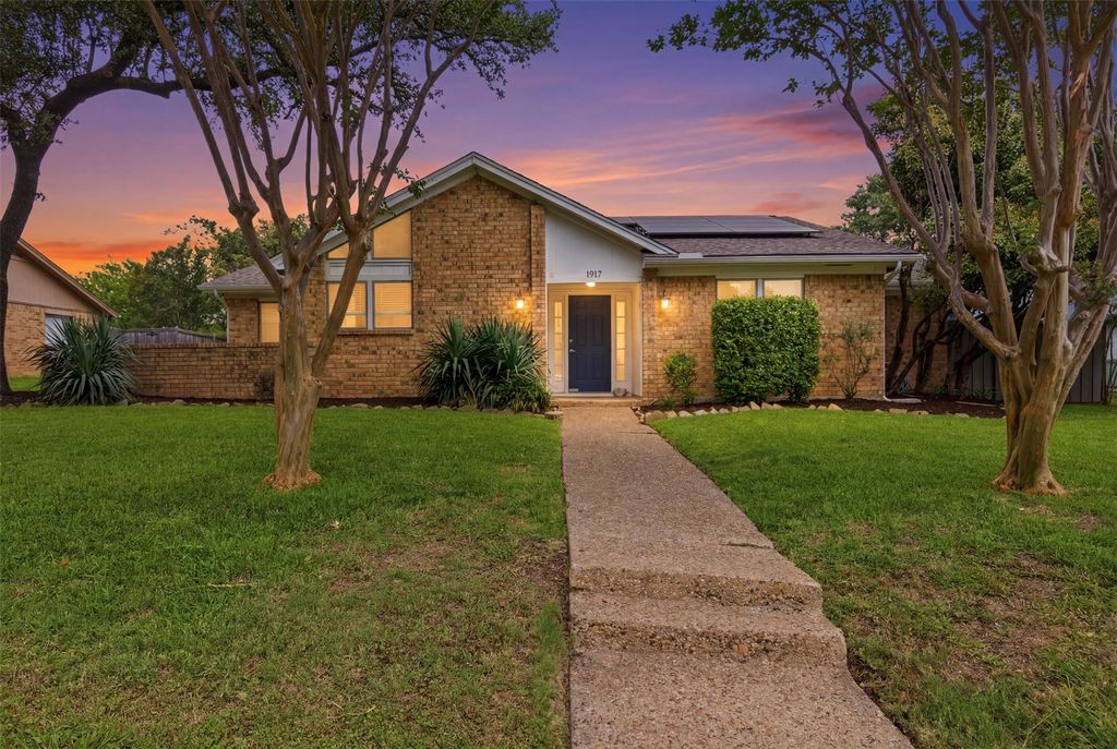1917 Pleasant Valley Drive, Plano, TX 75023