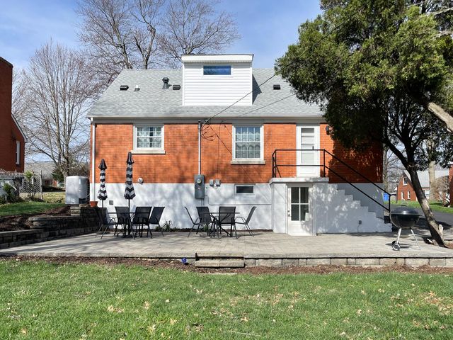 272 Boiling Springs Drive, Lexington, KY 40511