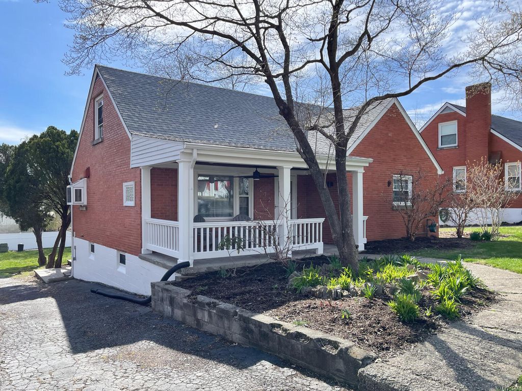 272 Boiling Springs Drive, Lexington, KY 40511