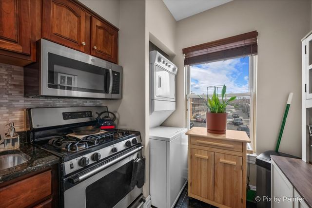 4211 N Keystone Avenue 2E, Chicago, IL 60641