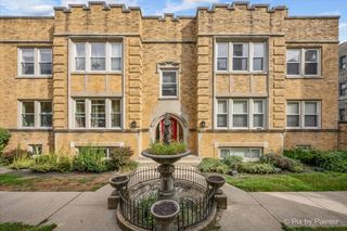4211 N Keystone Avenue 2E, Chicago, IL 60641