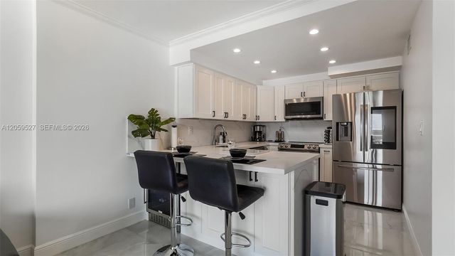 2900 NE 30th St F7, Fort Lauderdale, FL 33306