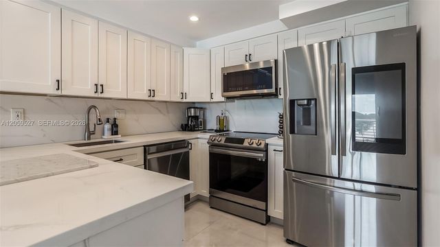 2900 NE 30th St F7, Fort Lauderdale, FL 33306
