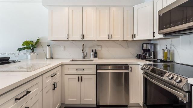 2900 NE 30th St F7, Fort Lauderdale, FL 33306