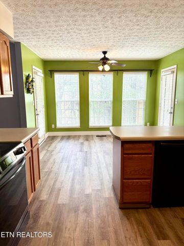 103 Hancock St, Clinton, TN 37716