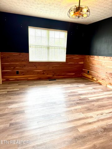 103 Hancock St, Clinton, TN 37716