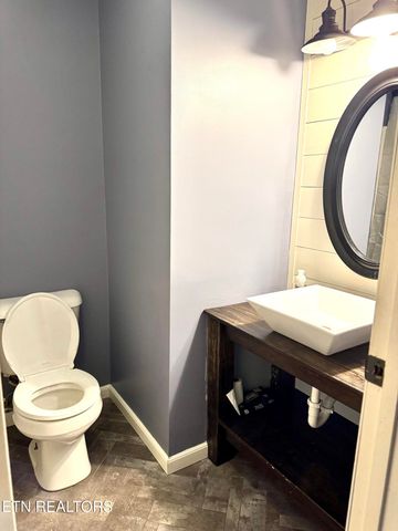 103 Hancock St, Clinton, TN 37716