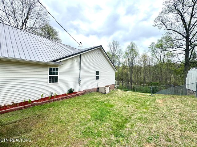 103 Hancock St, Clinton, TN 37716