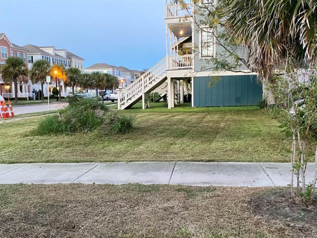 302 18th Street, Galveston, TX 77550