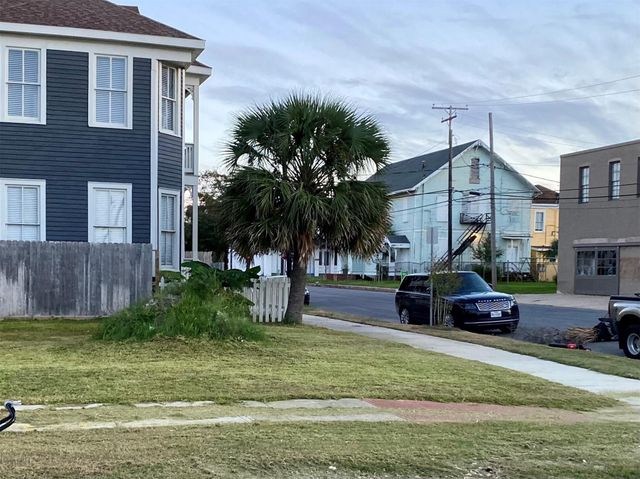 302 18th Street, Galveston, TX 77550