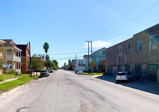 302 18th Street, Galveston, TX 77550