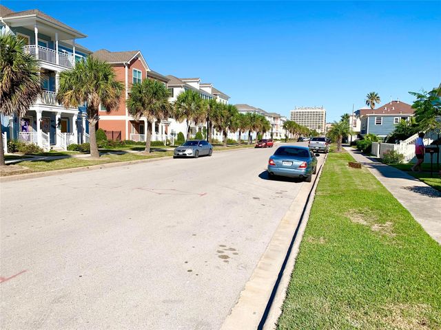 302 18th Street, Galveston, TX 77550