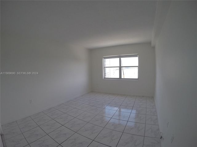 400 Kings Point Drive 905, Sunny Isles Beach, FL 33160