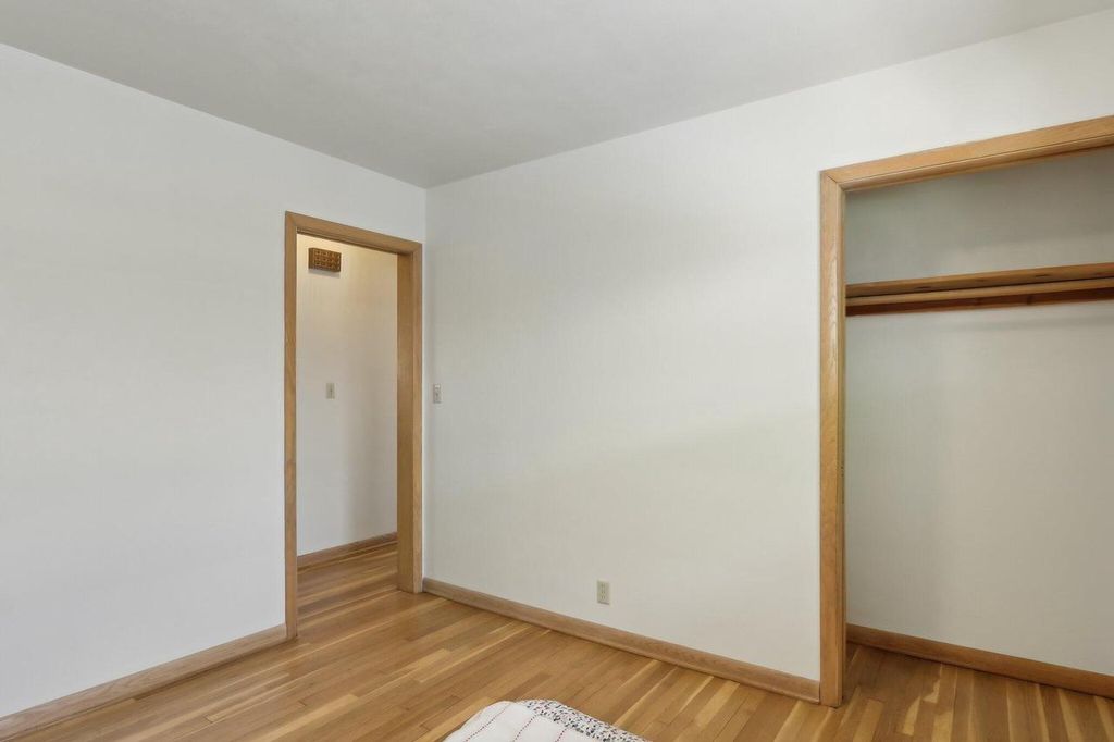 property-img