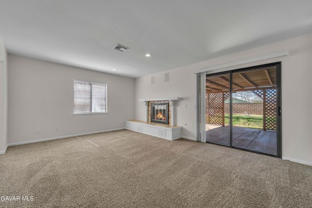 42865 Normandy Lane, Lancaster, CA 93536