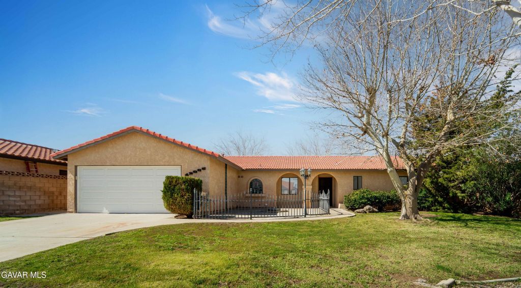 42865 Normandy Lane, Lancaster, CA 93536