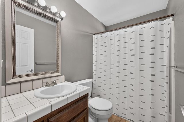 2480 Saint Andrews Dr, Lincoln, CA 95648