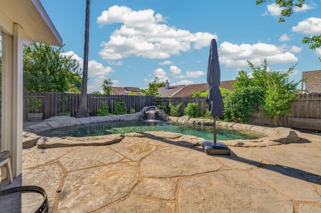 2480 Saint Andrews Dr, Lincoln, CA 95648