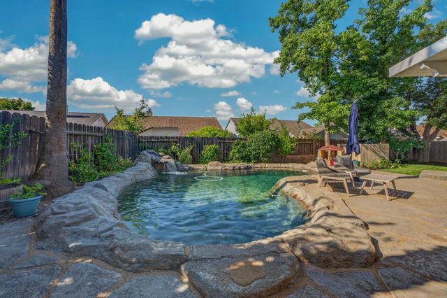 2480 Saint Andrews Dr, Lincoln, CA 95648
