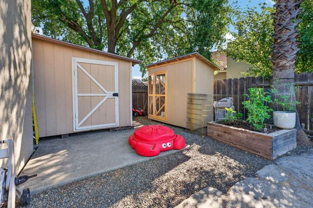2480 Saint Andrews Dr, Lincoln, CA 95648