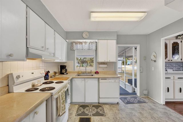 39115 OLA AVENUE, Zephyrhills, FL 33542