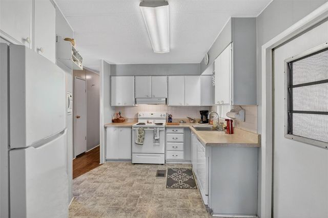 39115 OLA AVENUE, Zephyrhills, FL 33542