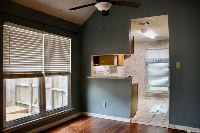 3118 Bear Springs Dr, San Antonio, TX 78245