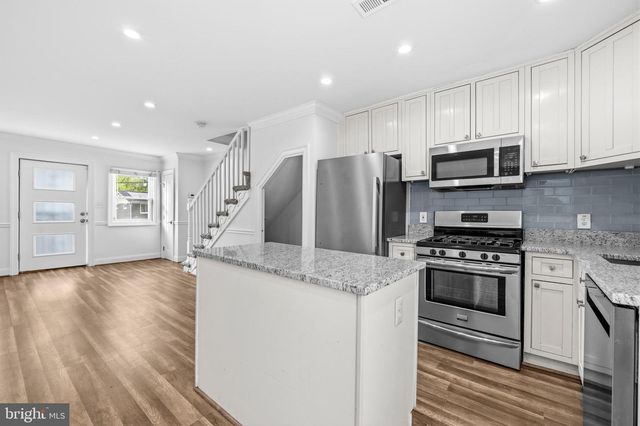 4630 HANNA PL SE, Washington, DC 20019