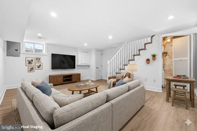 4630 HANNA PL SE, Washington, DC 20019
