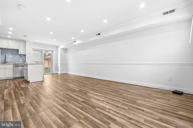 4630 HANNA PL SE, Washington, DC 20019