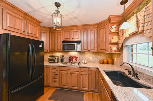 1935 Liberty Ln, Gallatin, TN 37066