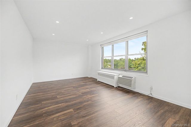 56 Doyer Avenue 6A, White Plains, NY 10605