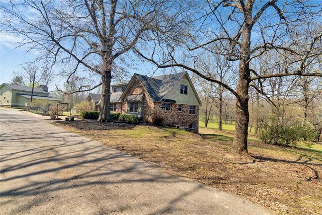 1205 N Crossover Road, Fayetteville, AR 72701