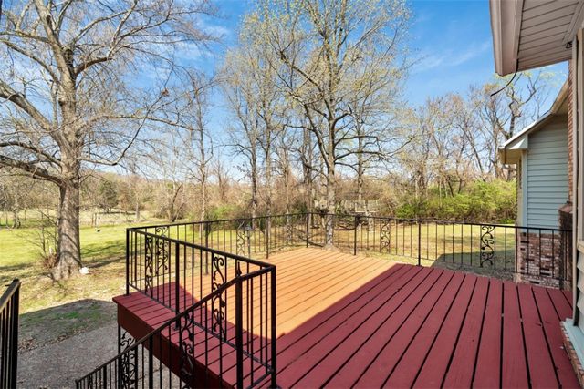 1205 N Crossover Road, Fayetteville, AR 72701