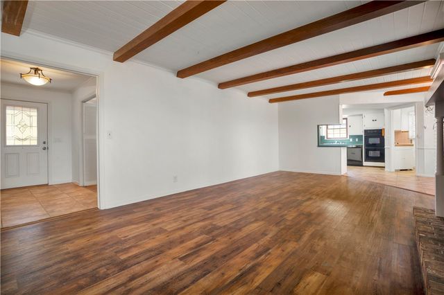 1205 N Crossover Road, Fayetteville, AR 72701