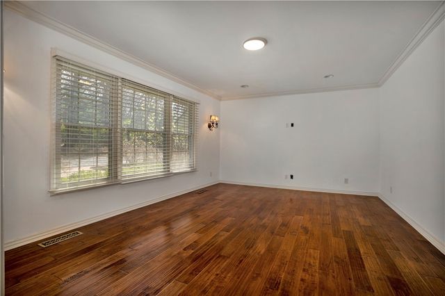 1205 N Crossover Road, Fayetteville, AR 72701