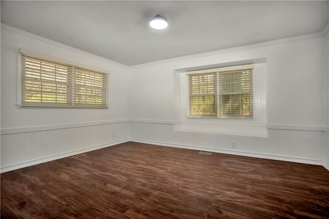 1205 N Crossover Road, Fayetteville, AR 72701