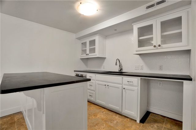 1205 N Crossover Road, Fayetteville, AR 72701