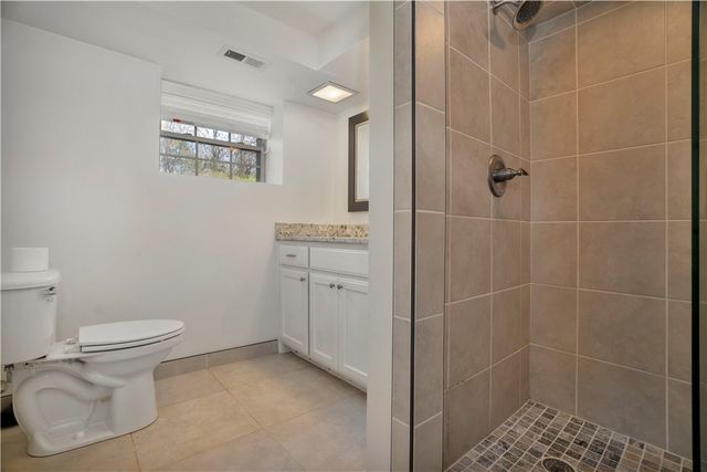 1205 N Crossover Road, Fayetteville, AR 72701