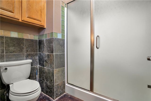 1205 N Crossover Road, Fayetteville, AR 72701