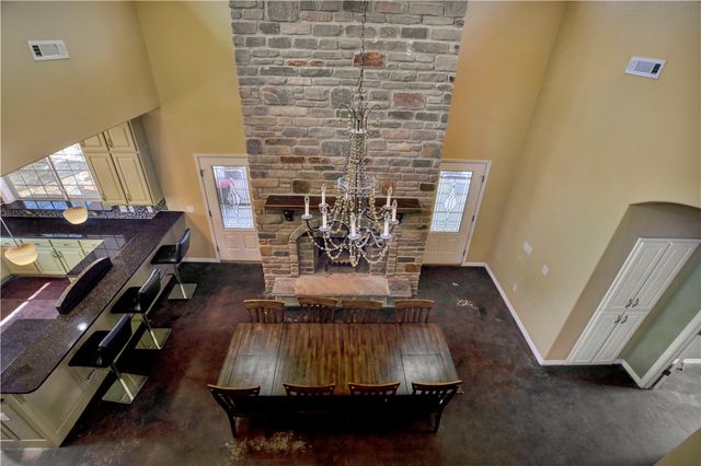 1205 N Crossover Road, Fayetteville, AR 72701