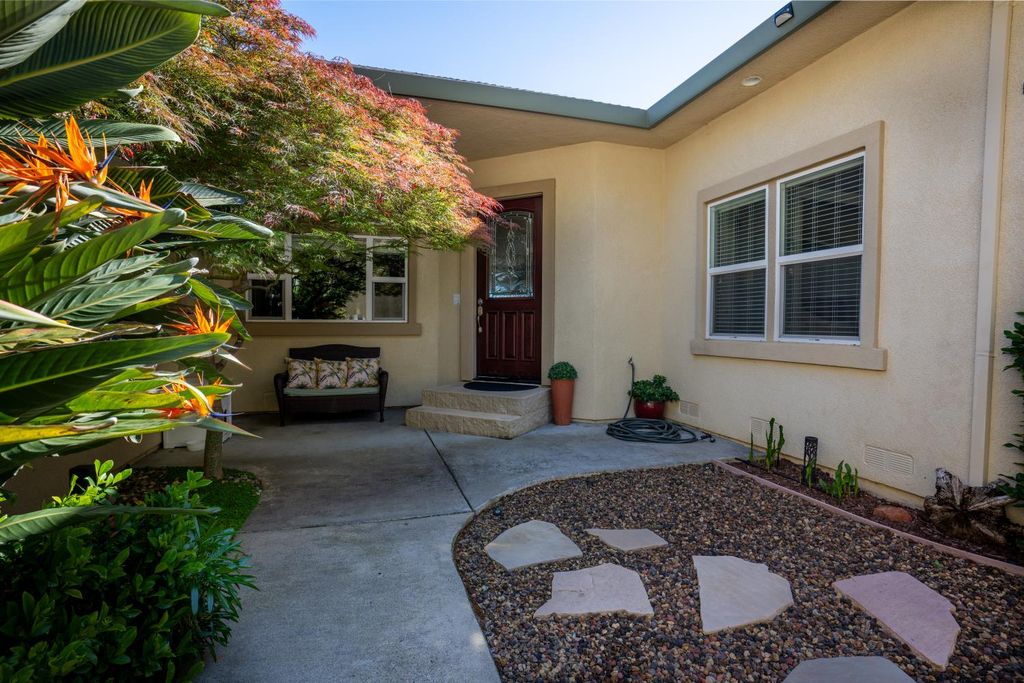 3388 Sudbury Rd, Cameron Park, CA 95682